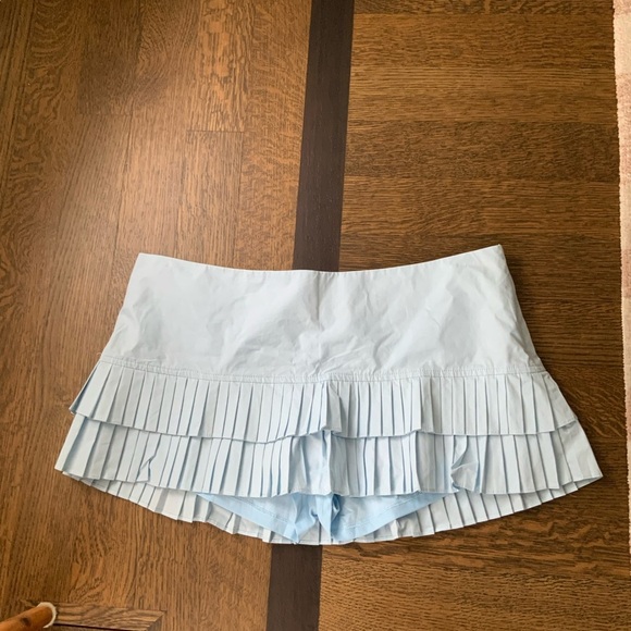 EDIKTED Double Pleated Mini Skort Skirt Light Blue Women’s Size XL BRAND NEW - Picture 9 of 12